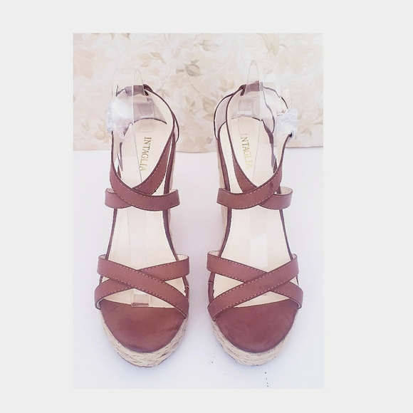 NWOT INTAGLIA WEDGES - Picture 2 of 3